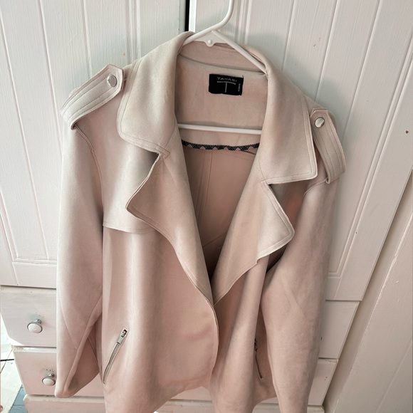 TAHARI Women Cream Women's Faux Fur Jacket with Silver Snaps and Front Zippers - Picture 2 of 8